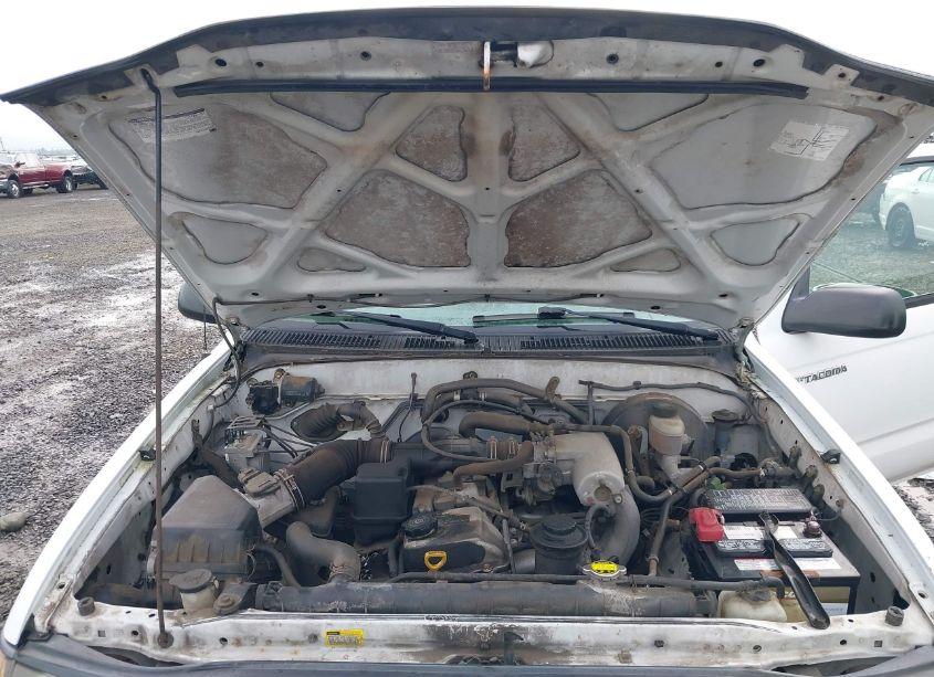 Photo 10 of 2004 Toyota Tacoma N/A (VIN 5TENL42N24Z374371)