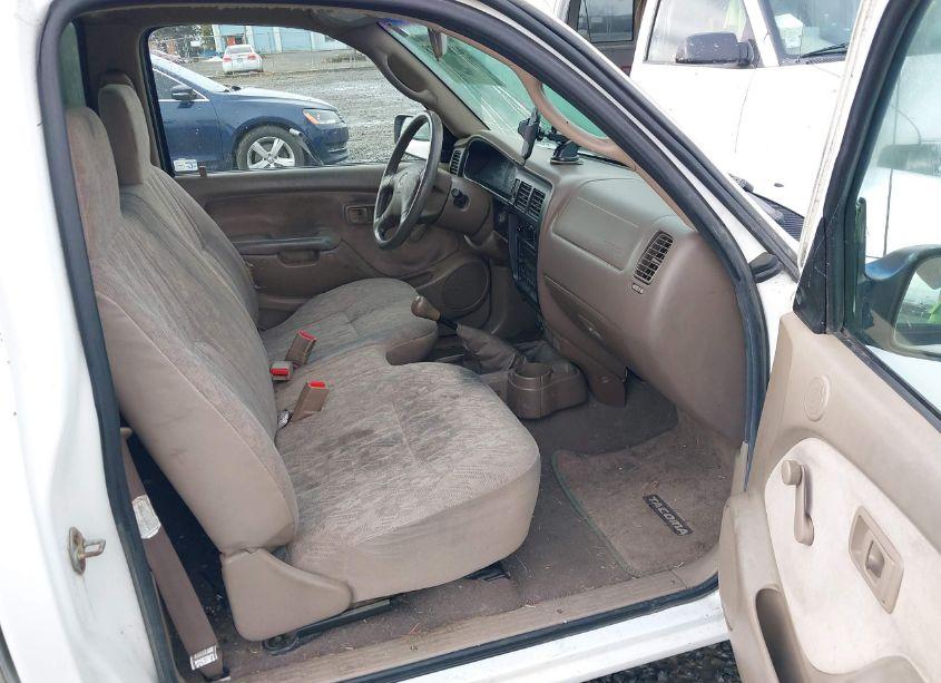 Photo 5 of 2004 Toyota Tacoma N/A (VIN 5TENL42N24Z374371)