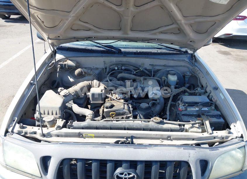 Photo 10 of 2002 Toyota Tacoma (VIN 5TENL42N42Z015522)