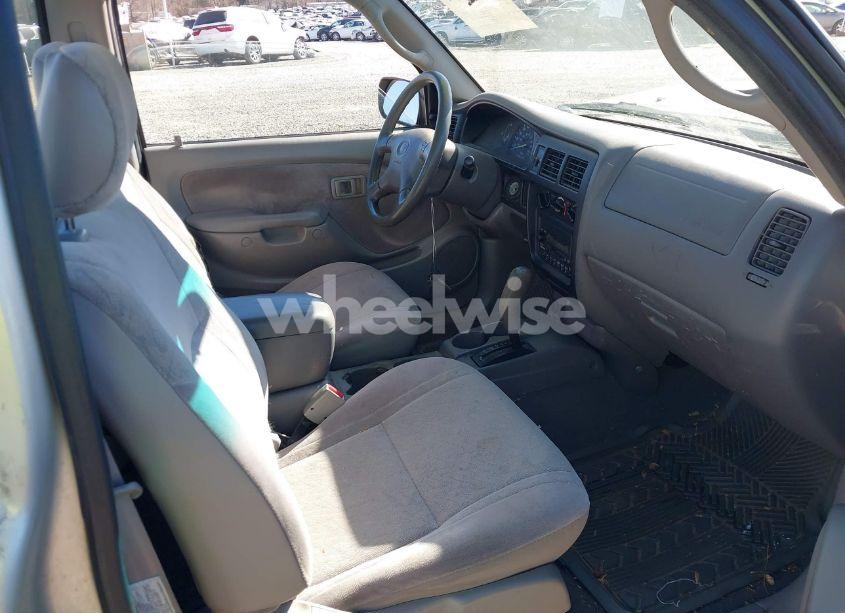Photo 5 of 2002 Toyota Tacoma (VIN 5TENL42N52Z023256)