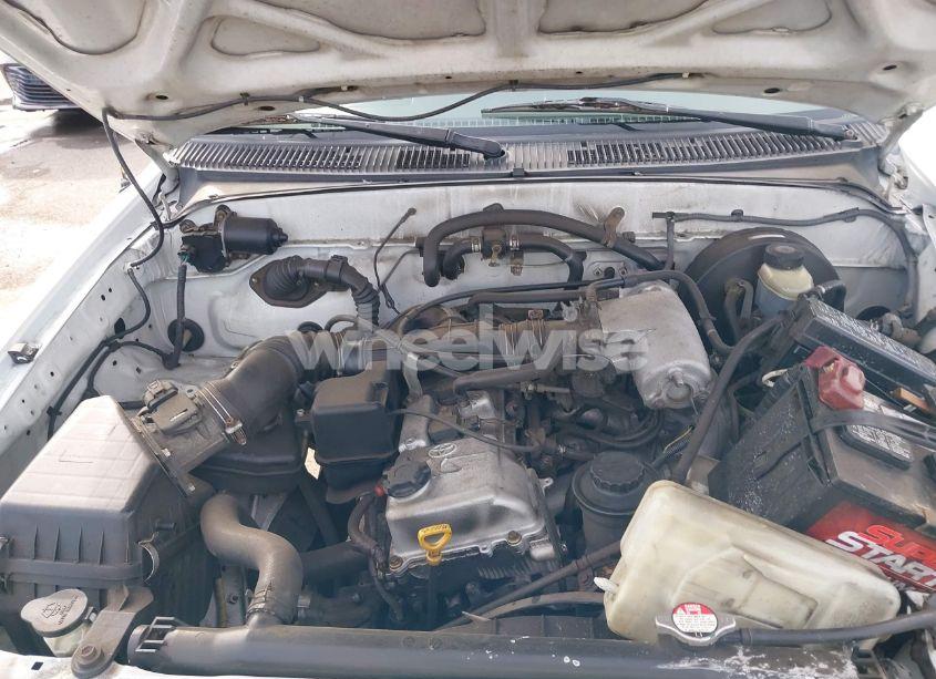 Photo 10 of 2002 Toyota Tacoma (VIN 5TENL42N62Z110440)