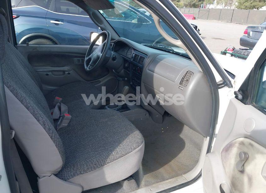 Photo 5 of 2002 Toyota Tacoma (VIN 5TENL42N62Z110440)