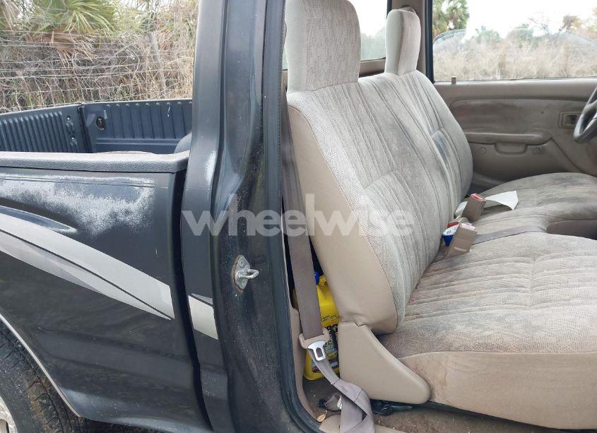 Photo 8 of 2002 Toyota Tacoma (VIN 5TENL42N62Z898247)