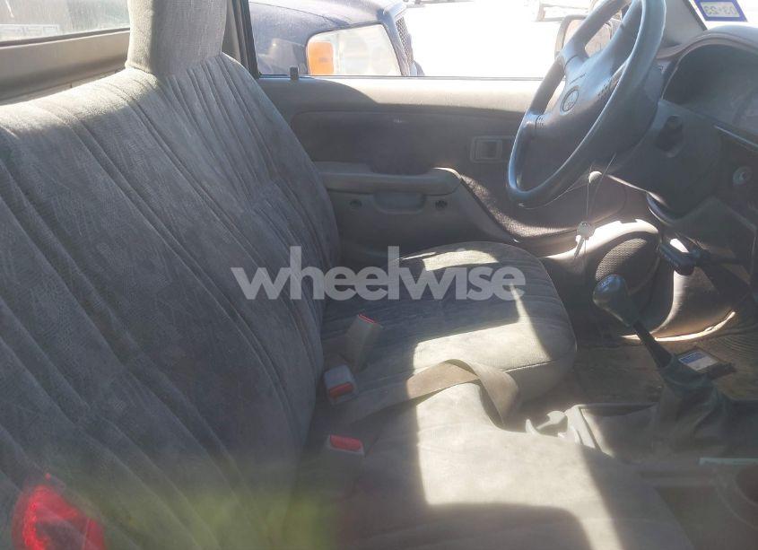 Photo 5 of 2004 Toyota Tacoma (VIN 5TENL42N94Z433223)