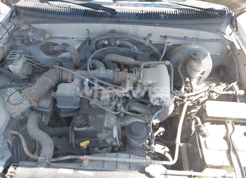 Photo 10 of 2004 Toyota Tacoma (VIN 5TENL42NX4Z404121)