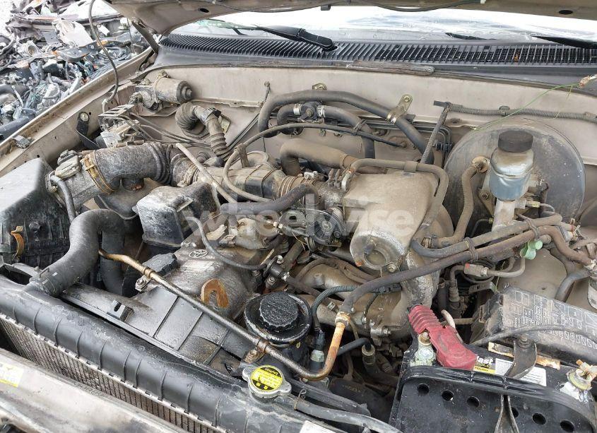 Photo 10 of 2004 Toyota Tacoma (VIN 5TENL42NX4Z454470)