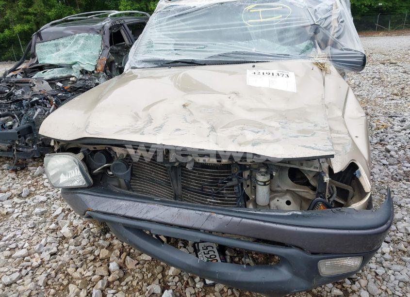 Photo 11 of 2004 Toyota Tacoma (VIN 5TENL42NX4Z454470)