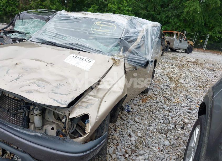 Photo 2 of 2004 Toyota Tacoma (VIN 5TENL42NX4Z454470)