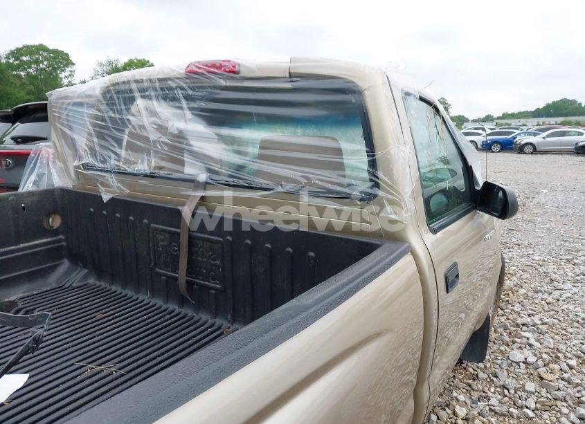 Photo 8 of 2004 Toyota Tacoma (VIN 5TENL42NX4Z454470)