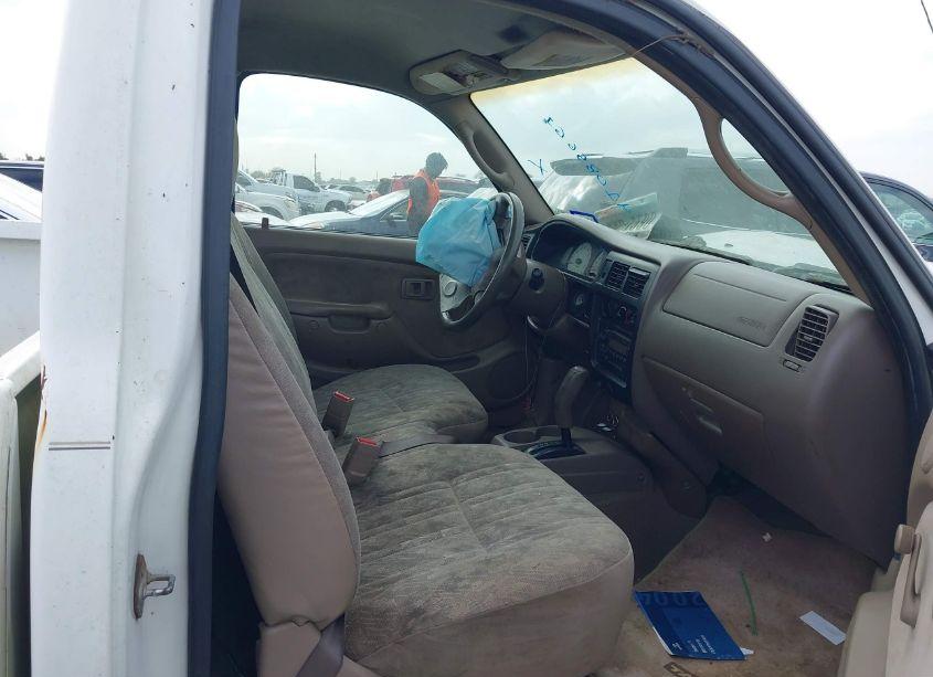 Photo 5 of 2004 Toyota Tacoma PRERUNNER (VIN 5TENM92N04Z358065)