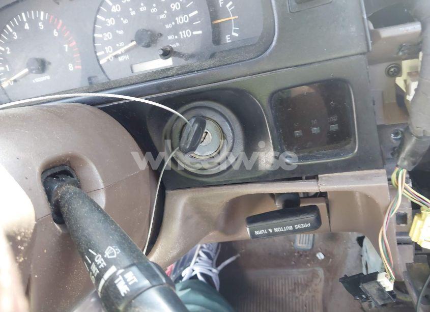 Photo 11 of 2000 Toyota Tacoma PRERUNNER (VIN 5TENM92N1YZ695558)