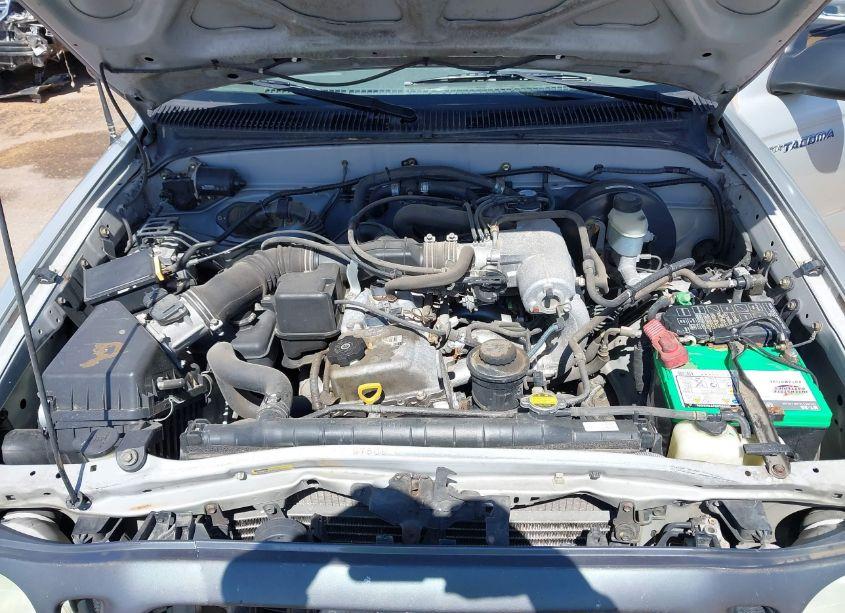Photo 10 of 2004 Toyota Tacoma PRERUNNER (VIN 5TENM92N44Z392817)