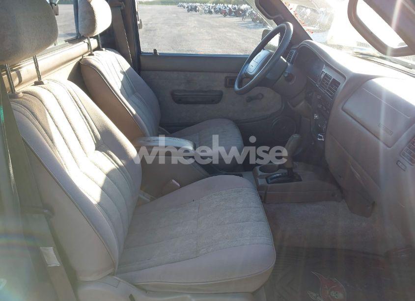 Photo 5 of 2000 Toyota Tacoma PRERUNNER (VIN 5TENM92N5YZ700454)