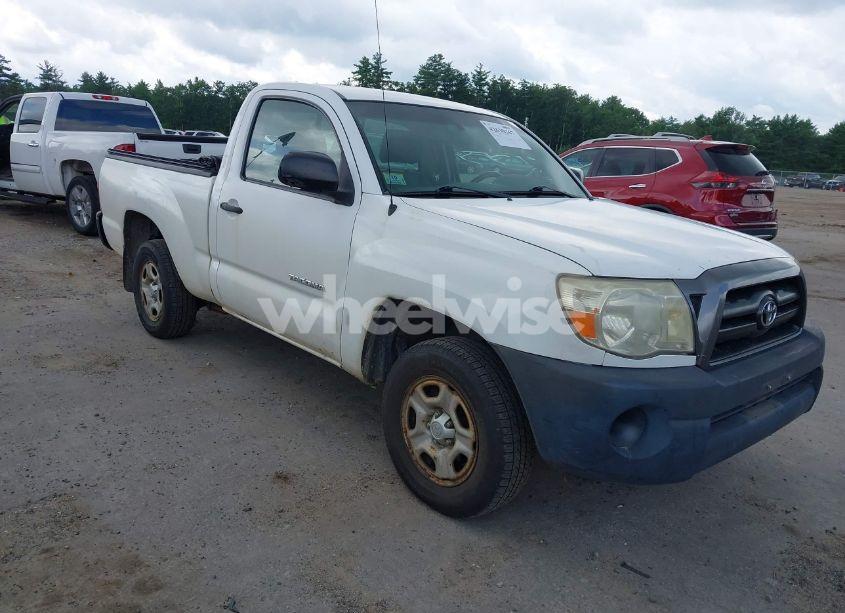 2005 Toyota Tacoma (VIN 5TENX22NX5Z135483) main photo