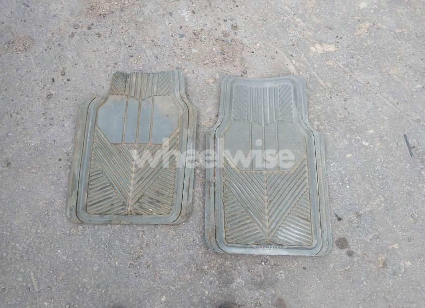 Photo 12 of 2005 Toyota Tacoma (VIN 5TENX22NX5Z135483)