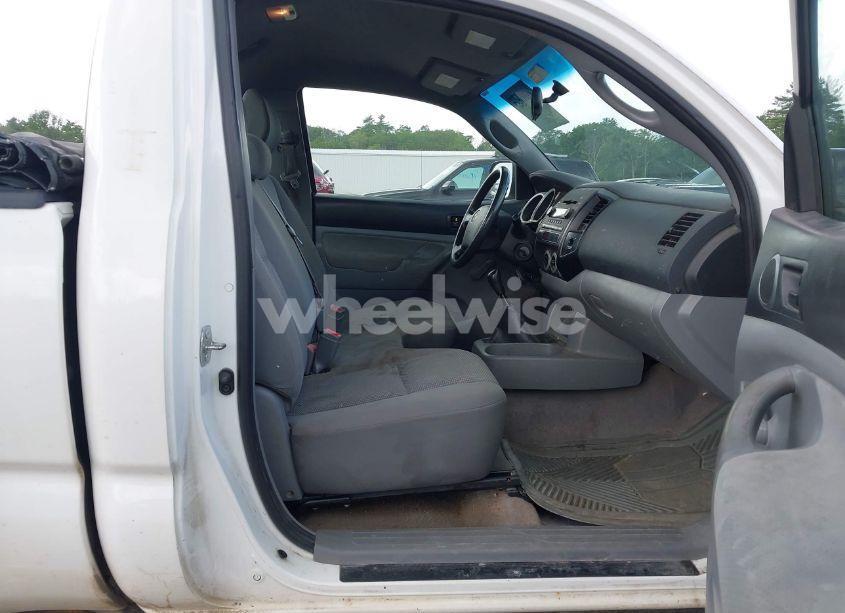 Photo 5 of 2005 Toyota Tacoma (VIN 5TENX22NX5Z135483)