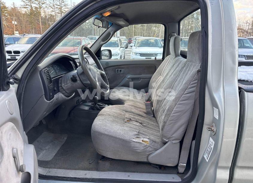 Photo 8 of 2001 Toyota Tacoma (VIN 5TEPM62N21Z865357)