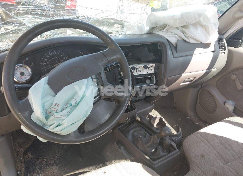 Photo 5 of 2004 Toyota Tacoma (VIN 5TEPM62N44Z402172)