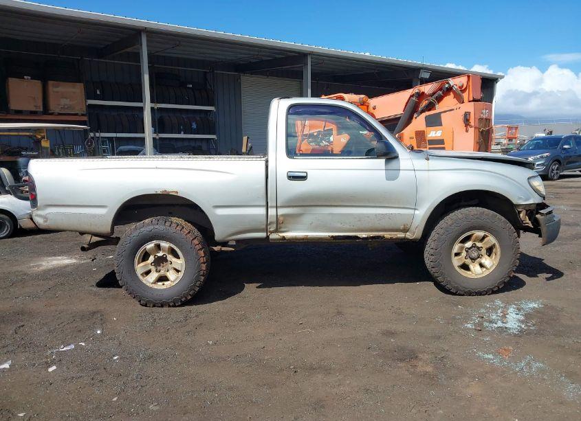 Photo 13 of 2000 Toyota Tacoma (VIN 5TEPM62N6YZ685146)