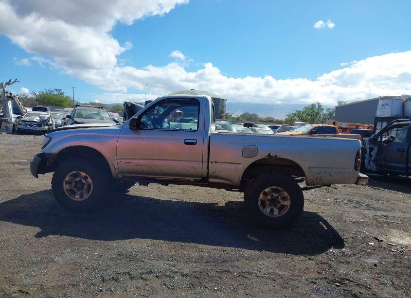 Photo 14 of 2000 Toyota Tacoma (VIN 5TEPM62N6YZ685146)