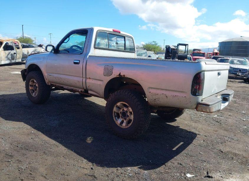 Photo 3 of 2000 Toyota Tacoma (VIN 5TEPM62N6YZ685146)