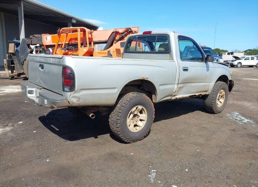 Photo 4 of 2000 Toyota Tacoma (VIN 5TEPM62N6YZ685146)
