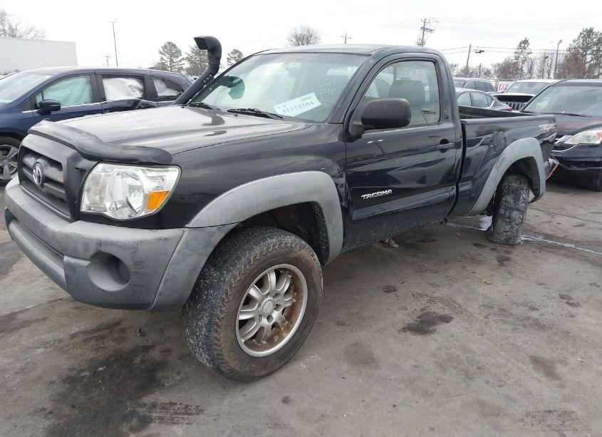 Photo 2 of 2005 Toyota Tacoma (VIN 5TEPX42N85Z087633)