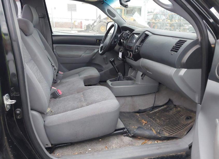 Photo 5 of 2005 Toyota Tacoma (VIN 5TEPX42N85Z087633)
