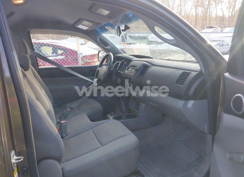 Photo 5 of 2010 Toyota Tacoma (VIN 5TEPX4ENXAZ674647)