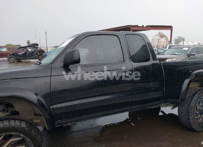 Photo 15 of 2002 Toyota Tacoma PRERUNNER V6 (VIN 5TESN92N32Z091243)