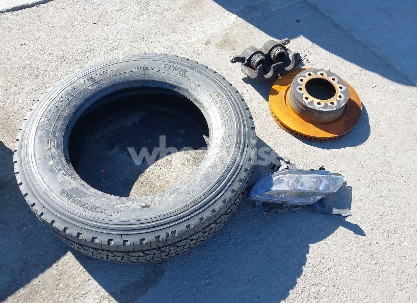 Photo 12 of 2003 Toyota Tacoma PRERUNNER V6 (VIN 5TESN92N33Z185270)