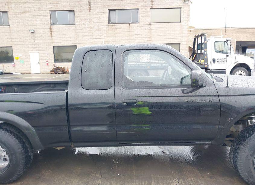 Photo 13 of 2001 Toyota Tacoma PRERUNNER V6 (VIN 5TESN92N51Z855611)