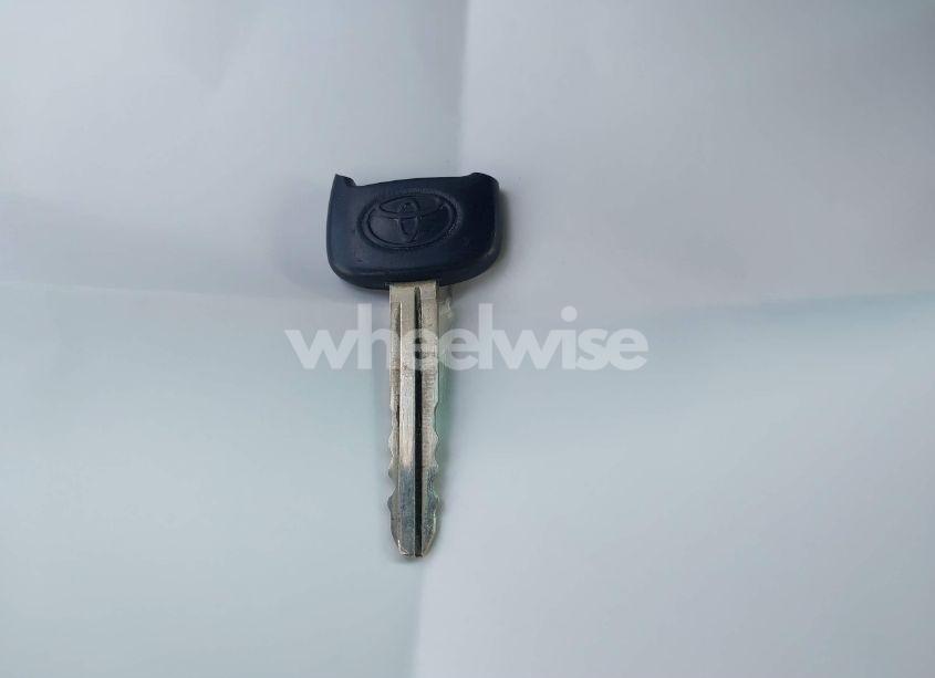 Photo 11 of 2000 Toyota Tacoma PRERUNNER V6 (VIN 5TESN92N5YZ687561)