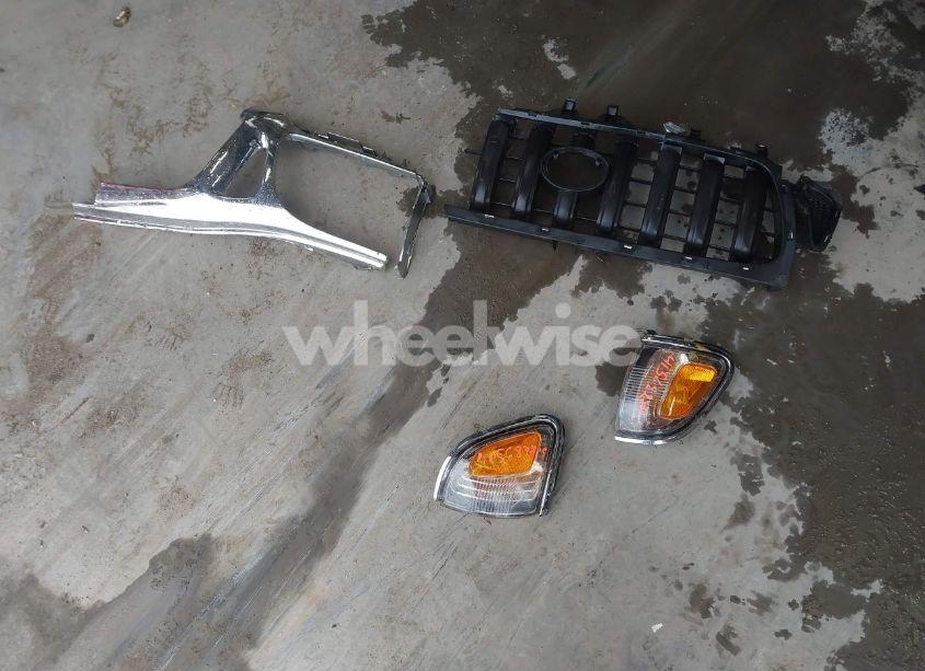 Photo 12 of 2004 Toyota Tacoma PRERUNNER V6 (VIN 5TESN92N74Z325421)