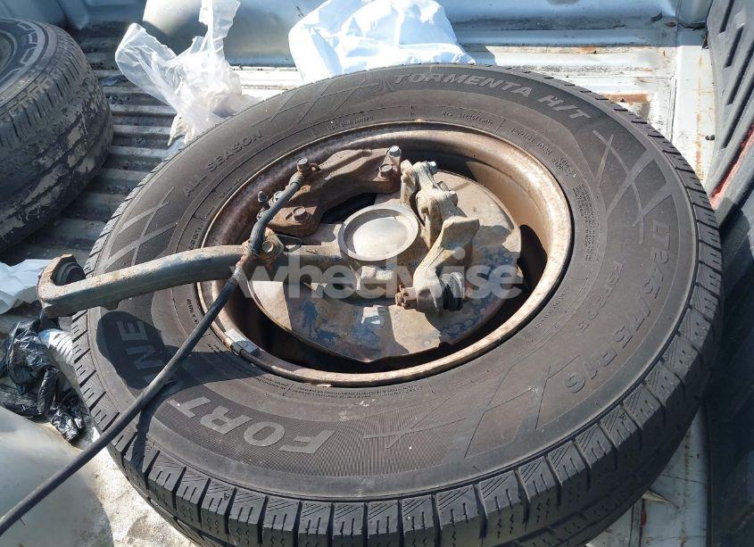 Photo 12 of 2002 Toyota Tacoma PRERUNNER V6 (VIN 5TESN92N82Z133888)