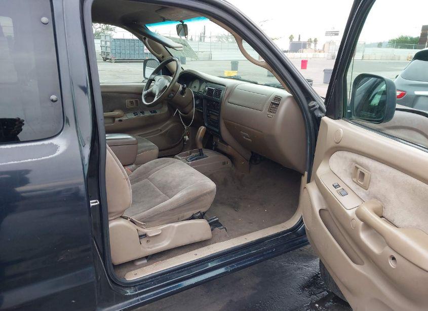 Photo 5 of 2004 Toyota Tacoma PRERUNNER V6 (VIN 5TESN92N94Z392277)