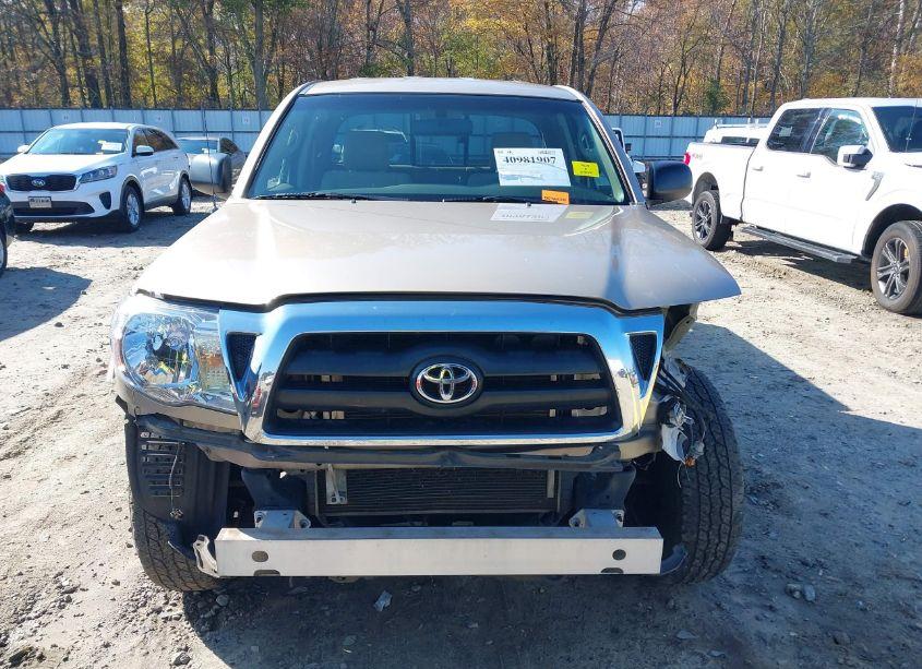 Photo 13 of 2005 Toyota Tacoma PRERUNNER V6 (VIN 5TETU62N15Z039636)