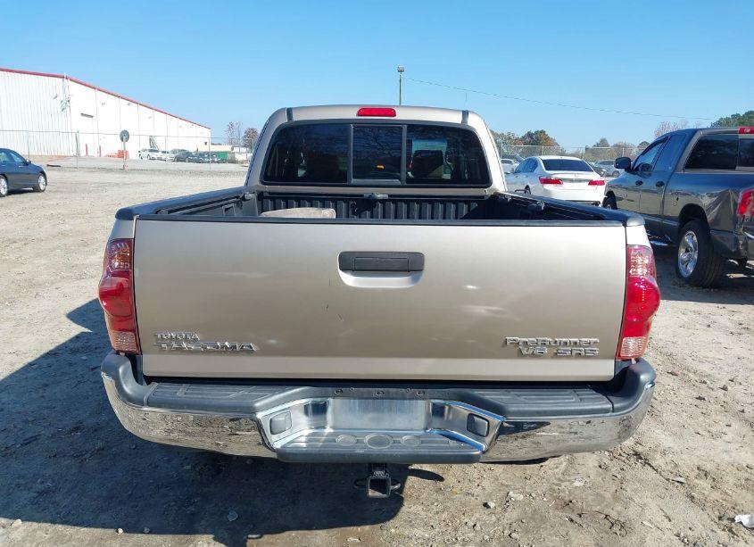 Photo 17 of 2005 Toyota Tacoma PRERUNNER V6 (VIN 5TETU62N15Z039636)