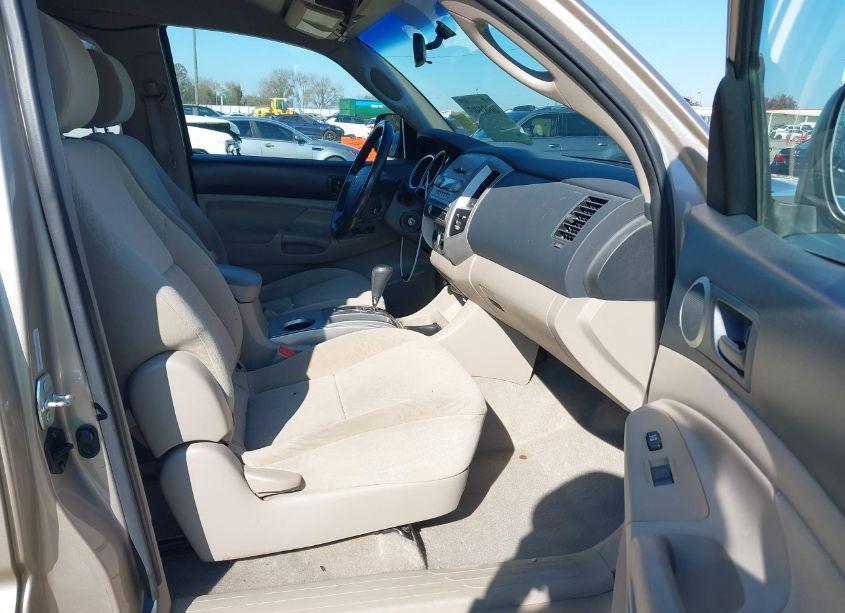 Photo 5 of 2005 Toyota Tacoma PRERUNNER V6 (VIN 5TETU62N15Z039636)
