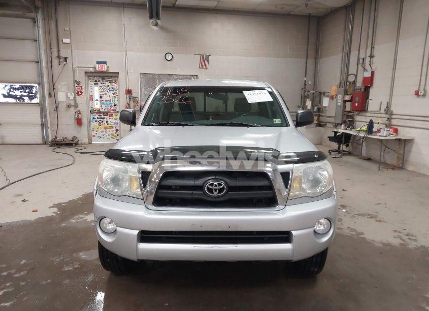 Photo 12 of 2005 Toyota Tacoma PRERUNNER V6 (VIN 5TETU62N15Z064813)