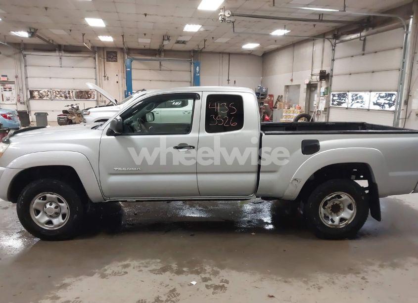 Photo 14 of 2005 Toyota Tacoma PRERUNNER V6 (VIN 5TETU62N15Z064813)