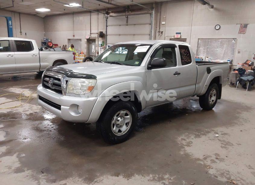 Photo 2 of 2005 Toyota Tacoma PRERUNNER V6 (VIN 5TETU62N15Z064813)