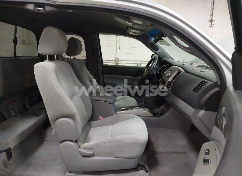 Photo 5 of 2005 Toyota Tacoma PRERUNNER V6 (VIN 5TETU62N15Z064813)