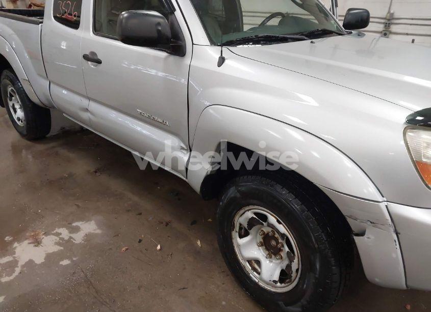 Photo 6 of 2005 Toyota Tacoma PRERUNNER V6 (VIN 5TETU62N15Z064813)