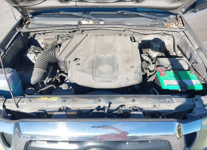 Photo 10 of 2005 Toyota Tacoma PRERUNNER V6 (VIN 5TETU62N25Z003065)