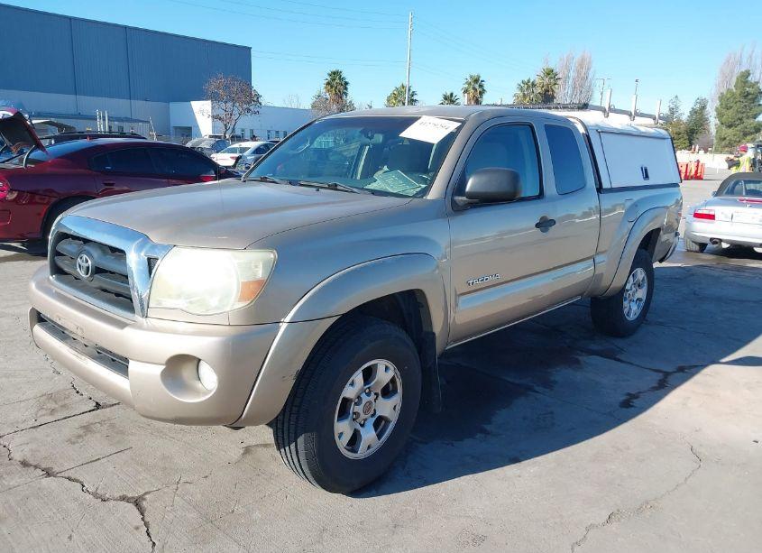 Photo 2 of 2005 Toyota Tacoma PRERUNNER V6 (VIN 5TETU62N25Z003065)
