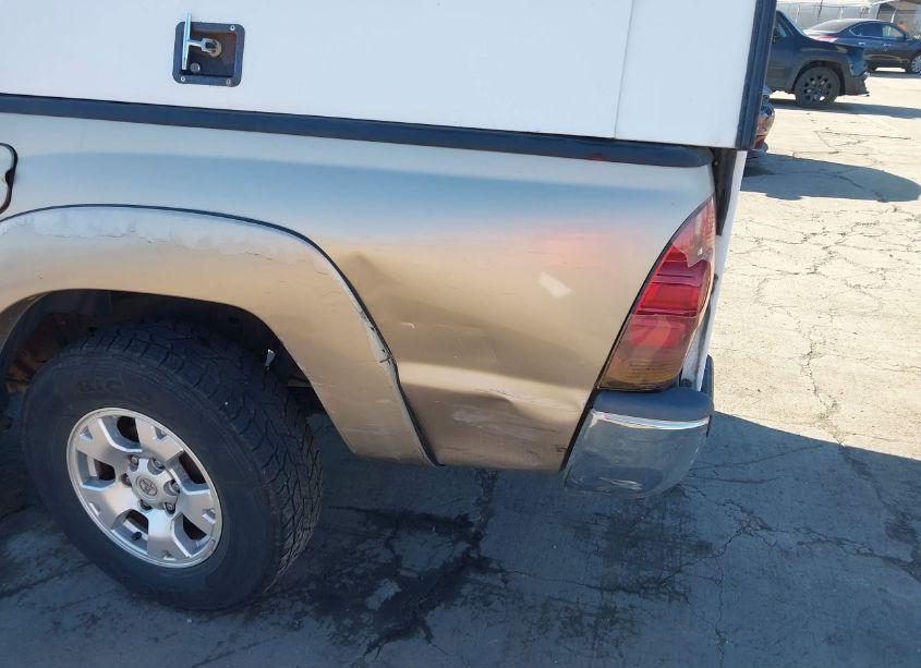 Photo 6 of 2005 Toyota Tacoma PRERUNNER V6 (VIN 5TETU62N25Z003065)