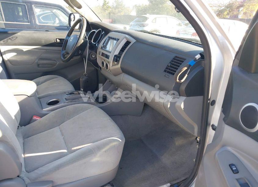 Photo 5 of 2005 Toyota Tacoma PRERUNNER V6 (VIN 5TETU62N35Z034230)