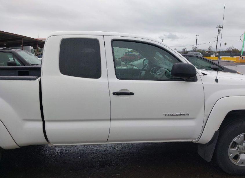 Photo 13 of 2005 Toyota Tacoma PRERUNNER V6 (VIN 5TETU62N55Z079542)