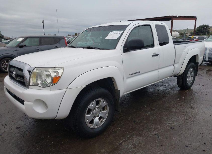 Photo 2 of 2005 Toyota Tacoma PRERUNNER V6 (VIN 5TETU62N55Z079542)